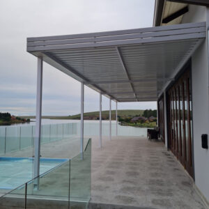 Alternative view of Aluminium adjustable louvre roof